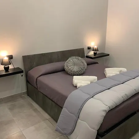 Miris Apartment Fast Comfortable Naples Airport Capodichino 25 Minutes Walk Self Check-In-2