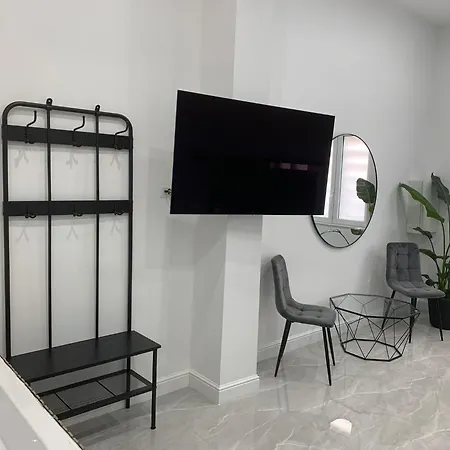 Miris Apartment Fast Comfortable Naples Airport Capodichino 25 Minutes Walk Self Check-In-2